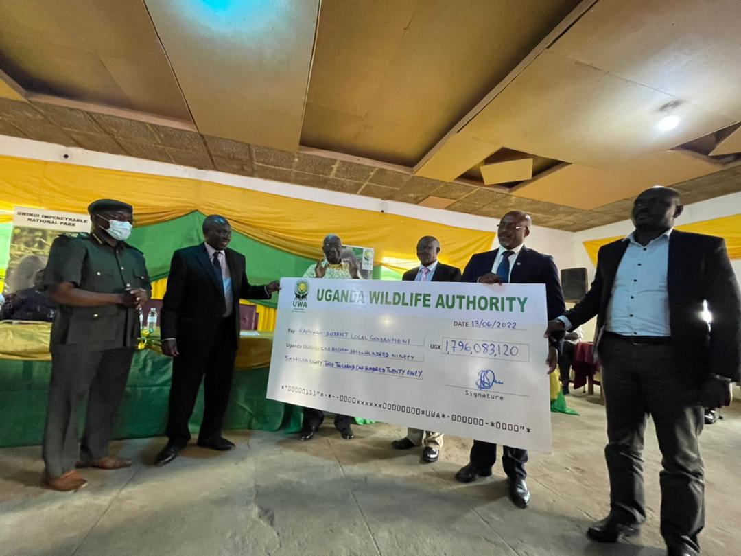 UWA-grants-3.8billion-to-mgahinga-communities